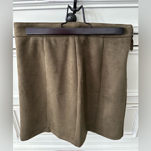 ANTHROPOLOGIE MAEVE Ladies Women Size 4 Olive Green Faux Suede Skirt - Picture 1 of 6